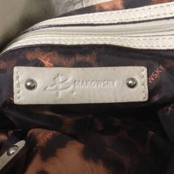 B. MAKOWSKY SHOULDER BAG - Picture 6 of 8